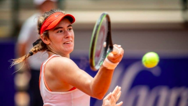 Solana Sierra: La tenista de 17 años que clasificó a la final del Roland Garros Junior
